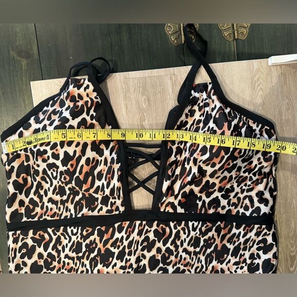 New in Package Size 3XL One Piece Leopard Print Swim Suit - Picture 5 of 6